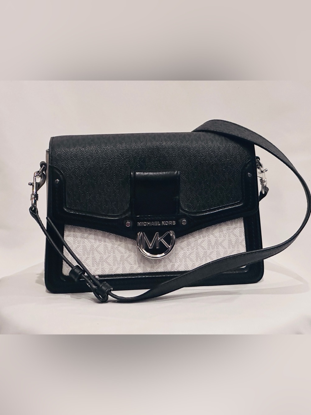 Michael Kors Jessie Medium Flap Shoulder Crossbody Bag Black/White MK Logo NWOT